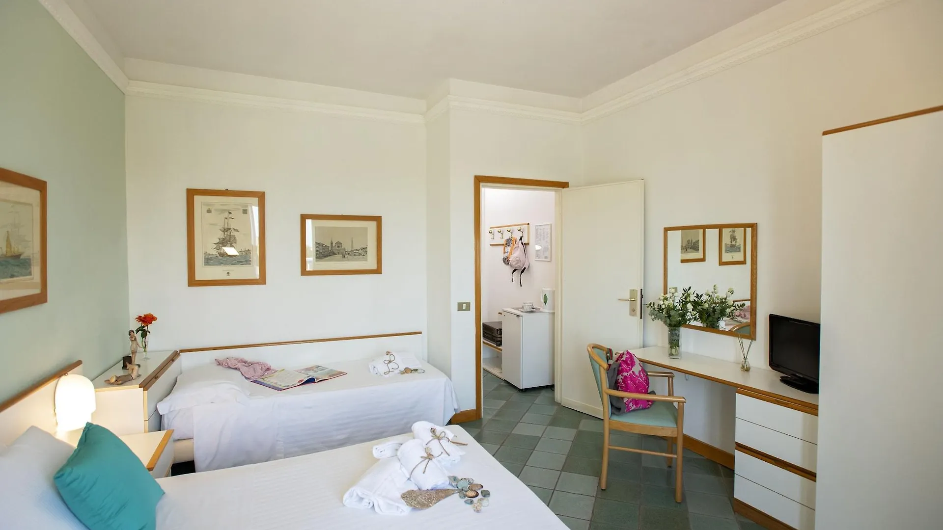 קסטליונה דלה פסקאיה Hotel L'Approdo 4*, קסטליונה דלה פסקאיה