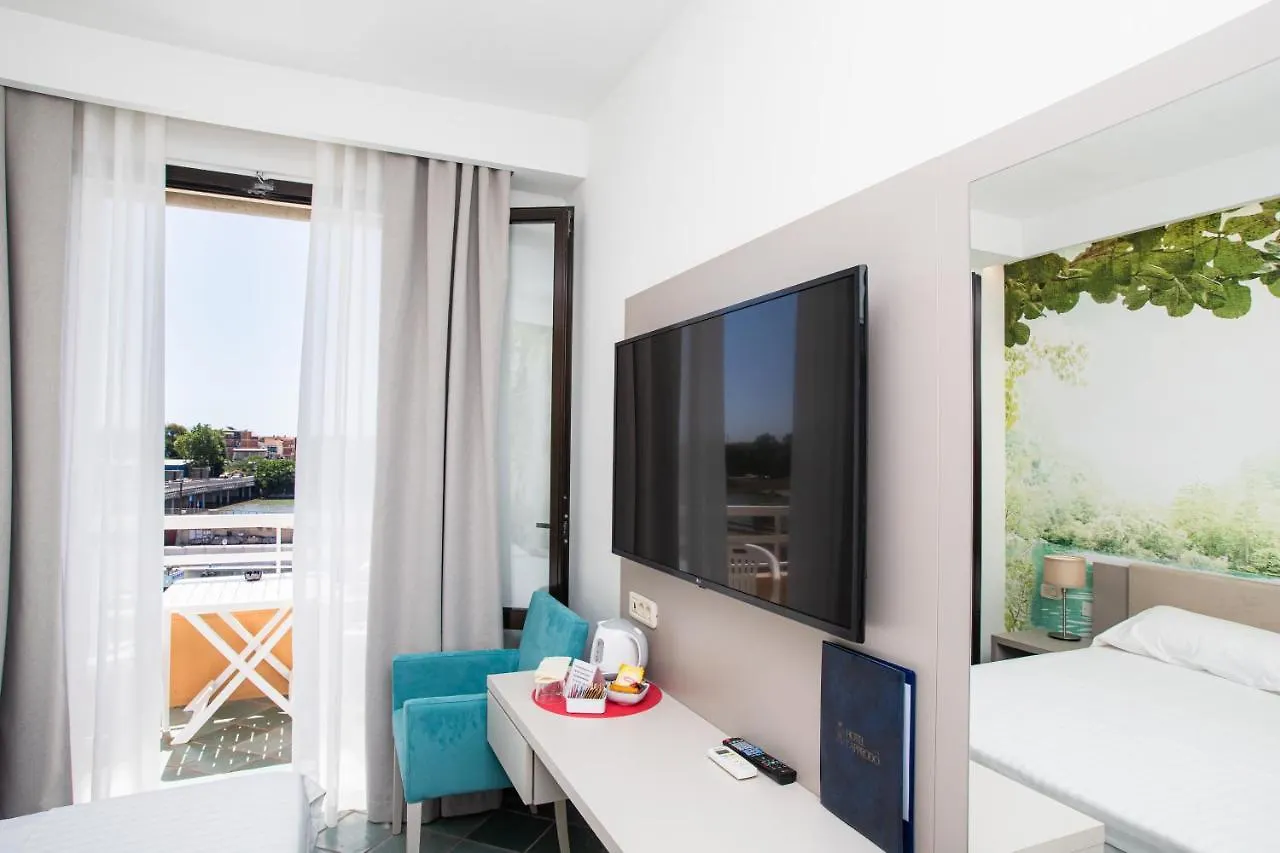 קסטליונה דלה פסקאיה Hotel L'Approdo  קסטליונה דלה פסקאיה